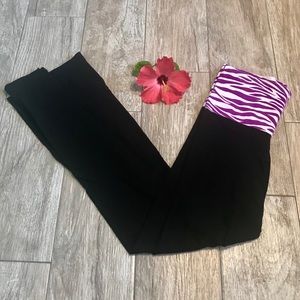 🧘‍♀️ Small fit and flair yoga pants!